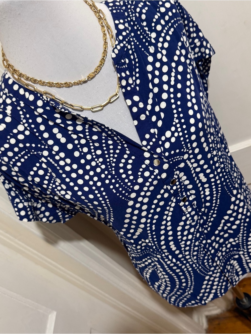 Como Black XL Navy and White Dot-Print Short Sleeve Blouse